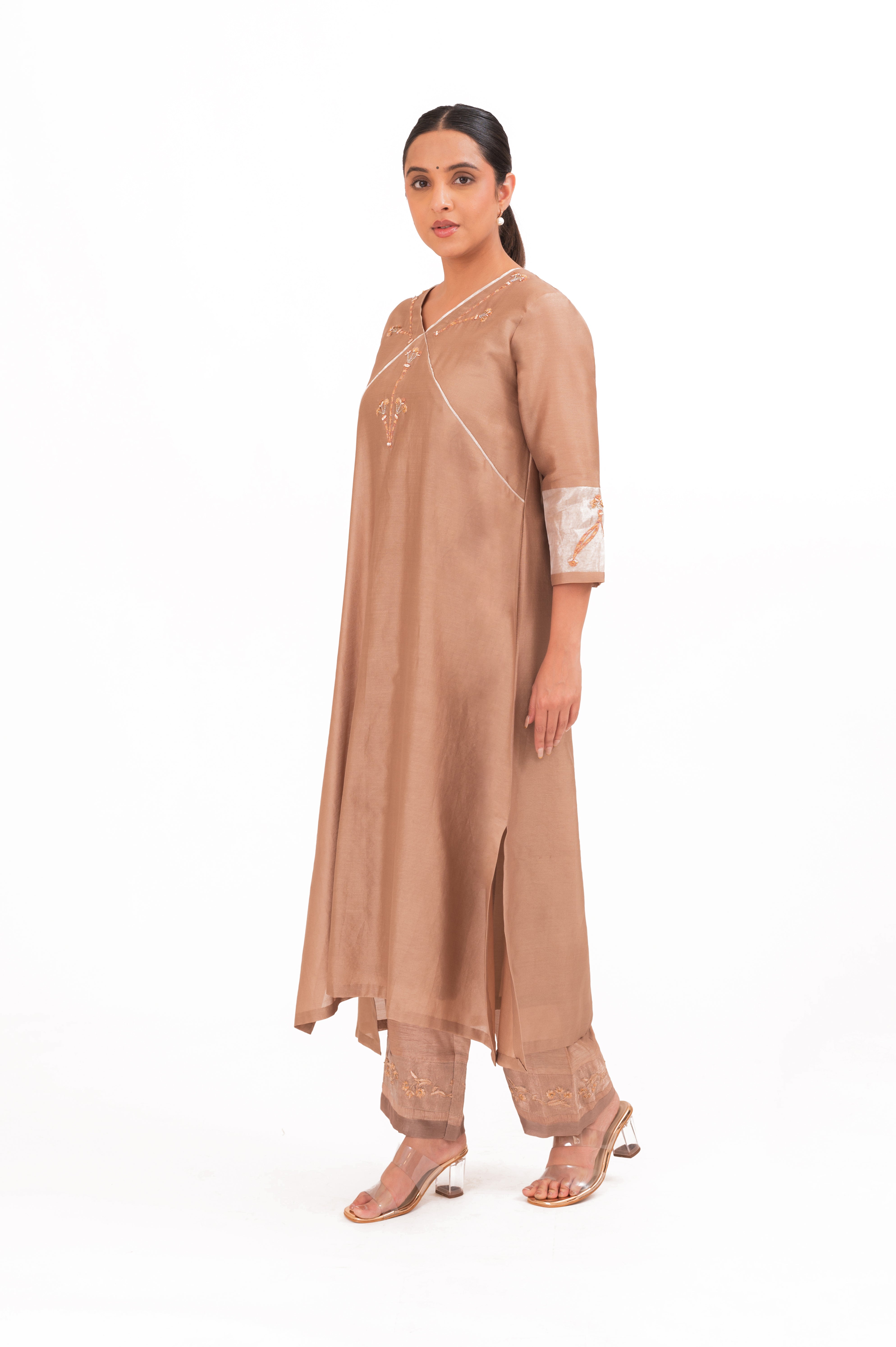 LILA - Ekru - V neckline Kurta Set