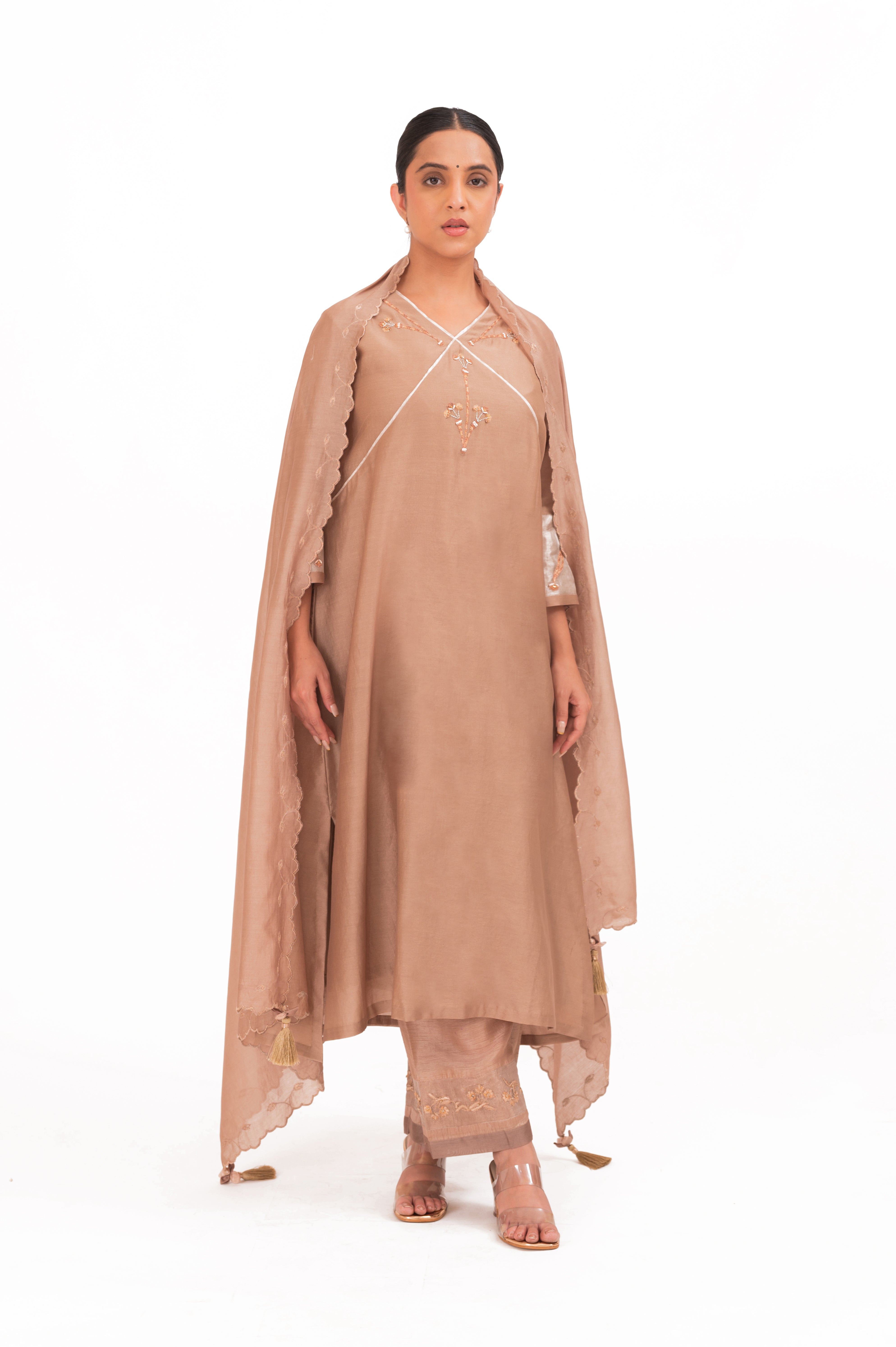 LILA - Ekru - V neckline Kurta Set